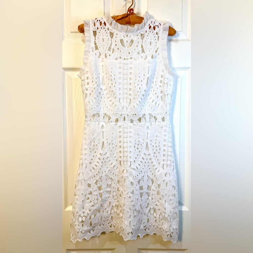 Lucy Paris Gwen Ruffled Lace Dress White Size Small EUC